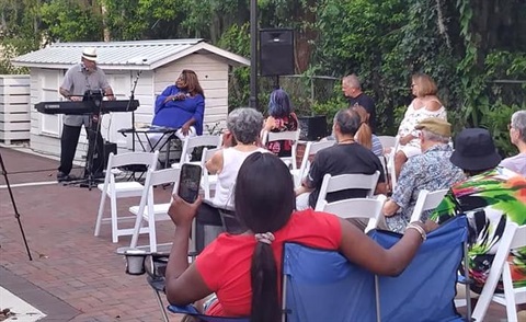 Blues on the Patio with Mississippi Queen