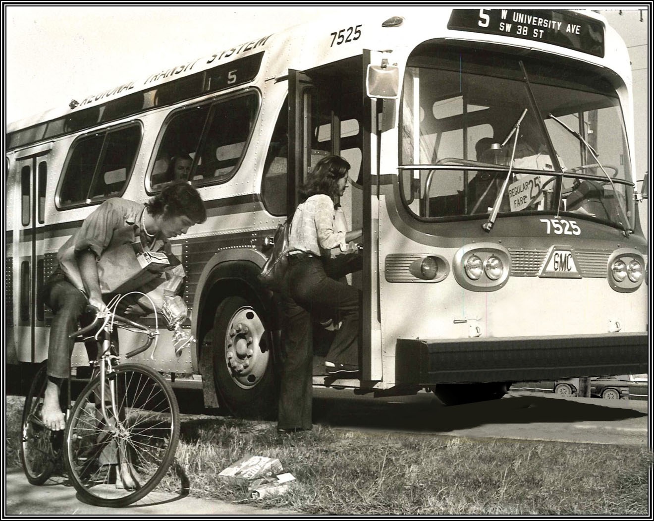 1975 1975 Bike and pedestrian passenger board RTS bus